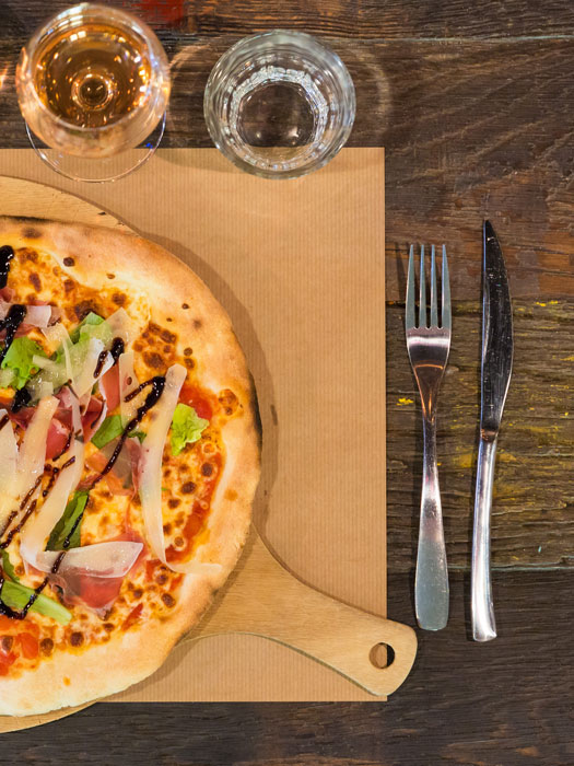 la-fabrik-steakhouse-food-&-drink-restaurant-bar-hangar-quai-rouen-seine-21-pizza-525×700